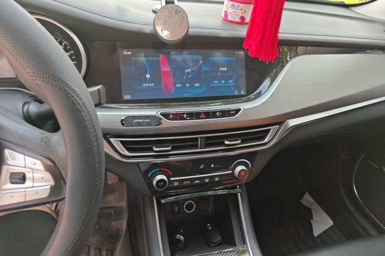 Used CHANGAN Eado New Energy 2019 EV460 Smart Edition Audio And AC Panel