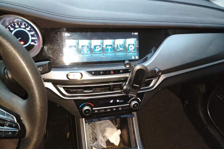 Used CHANGAN Eado New Energy 2019 EV460 Smart Edition Audio And AC Panel
