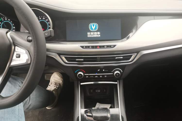 Used CHANGAN Eado New Energy 2019 EV460 Smart Edition Audio And AC Panel
