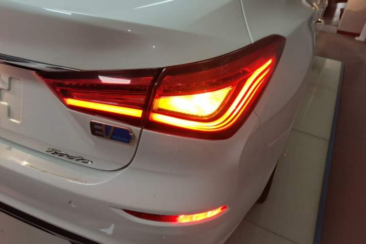 Used CHANGAN Eado New Energy 2019 EV460 Shared Version Exterior 3