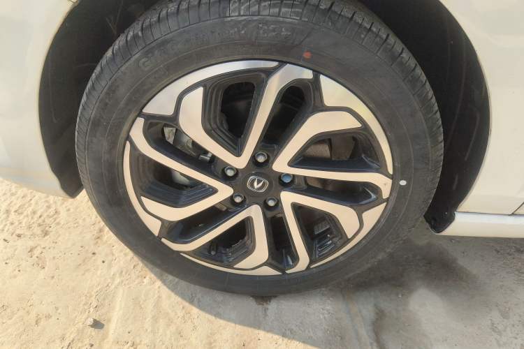 Used CHANGAN Eado New Energy 2019 EV460 Smart Edition Left Front Wheel Hub