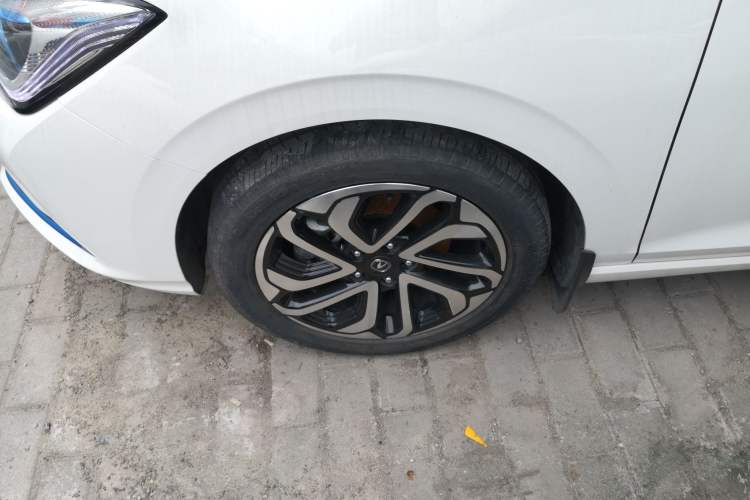 Used CHANGAN Eado New Energy 2019 EV460 Smart Edition Left Front Wheel Hub