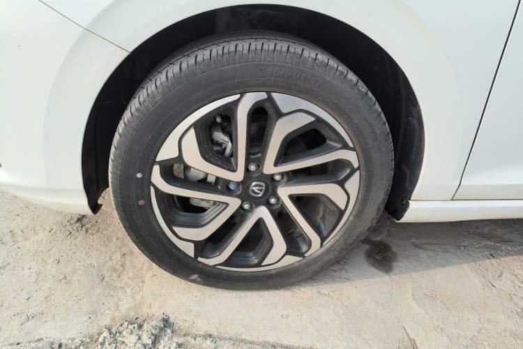 Used CHANGAN Eado New Energy 2019 EV460 Smart Edition Left Front Wheel Hub