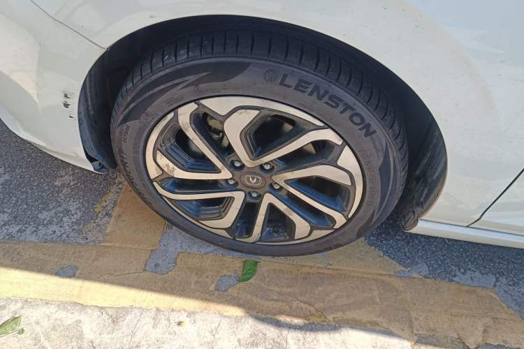 Used CHANGAN Eado New Energy 2019 EV460 Smart Edition Left Front Wheel Hub