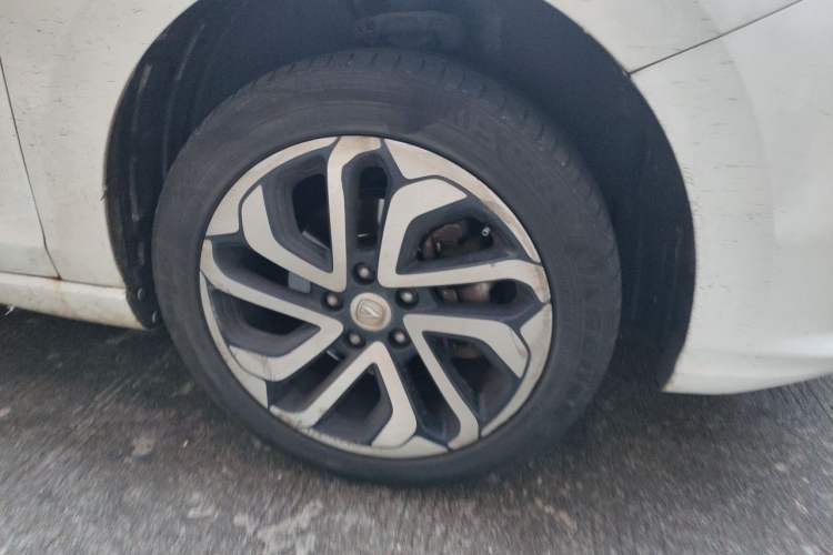 Used CHANGAN Eado New Energy 2019 EV460 Smart Edition Right Front Wheel Hub