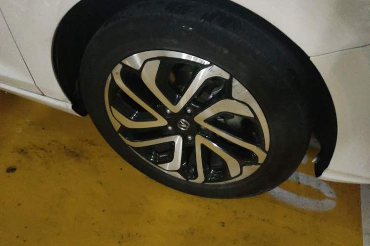Used CHANGAN Eado New Energy 2019 EV460 Smart Edition Right Front Wheel Hub