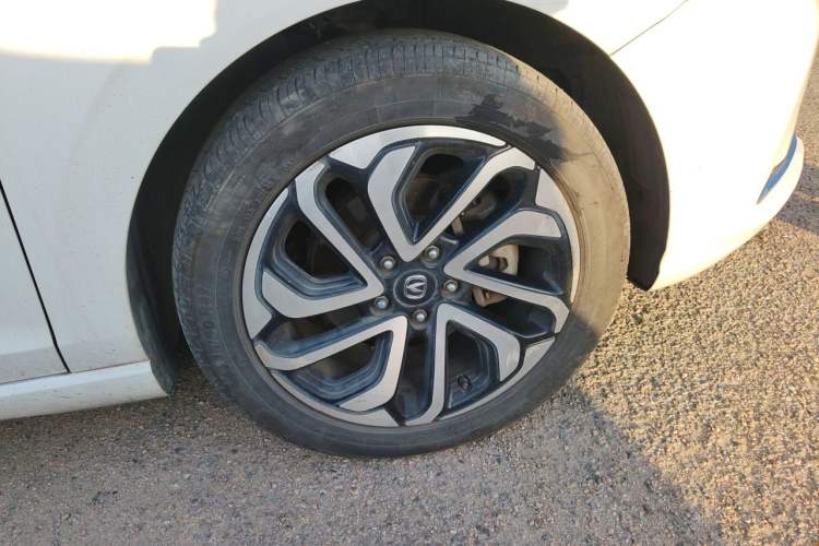 Used CHANGAN Eado New Energy 2019 EV460 Shared Version Right Front Wheel Hub