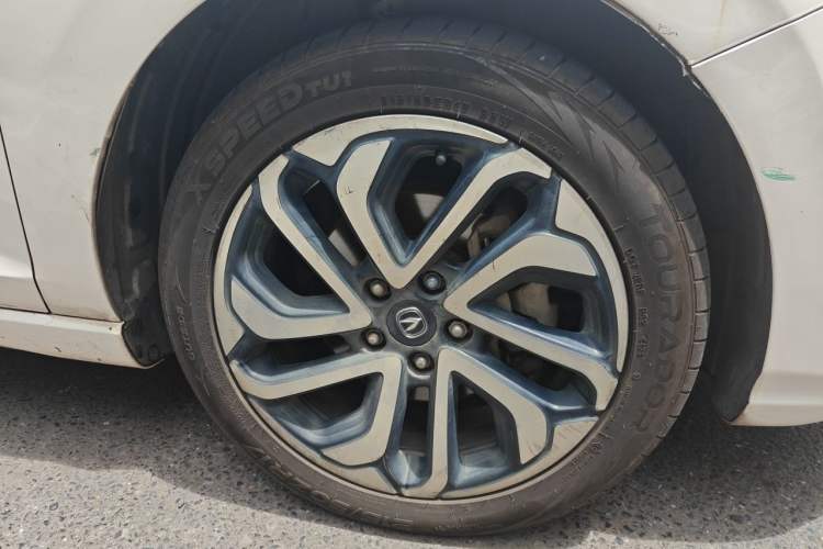 Used CHANGAN Eado New Energy 2019 EV460 Smart Edition Right Front Wheel Hub