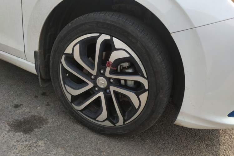 Used CHANGAN Eado New Energy 2019 EV460 Shared Version Right Front Wheel Hub