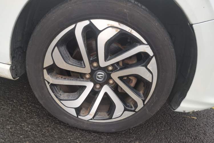Used CHANGAN Eado New Energy 2019 EV460 Smart Edition Right Front Wheel Hub