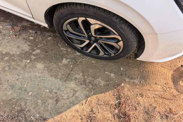 Used CHANGAN Eado New Energy 2019 EV460 Smart Edition Right Front Wheel Hub