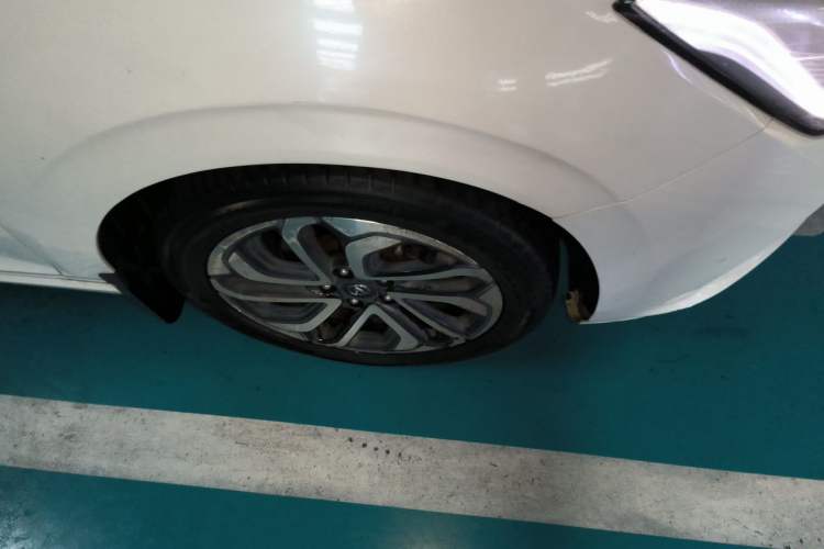 Used CHANGAN Eado New Energy 2019 EV460 Smart Edition Right Front Wheel Hub