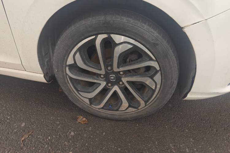 Used CHANGAN Eado New Energy 2019 EV460 Smart Edition Right Front Wheel Hub