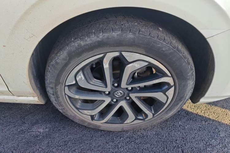Used CHANGAN Eado New Energy 2019 EV460 Smart Edition Right Front Wheel Hub