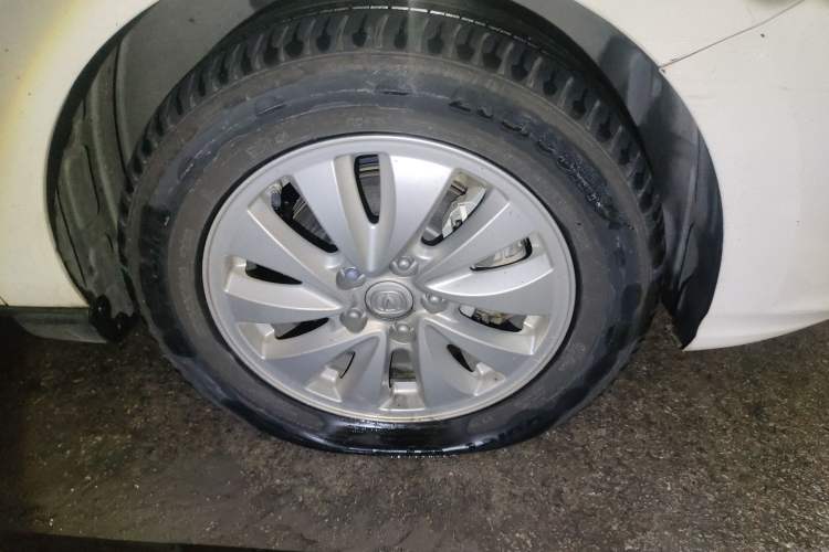 Used CHANGAN Eado New Energy 2019 EV460 Shared Version Right Front Wheel Hub