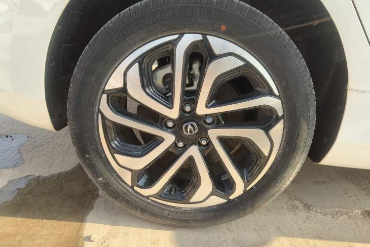 Used CHANGAN Eado New Energy 2019 EV460 Smart Edition Right Rear Wheel Hub