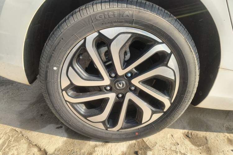 Used CHANGAN Eado New Energy 2019 EV460 Smart Edition Right Rear Wheel Hub