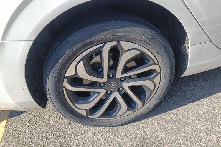 Used CHANGAN Eado New Energy 2019 EV460 Smart Edition Right Rear Wheel Hub