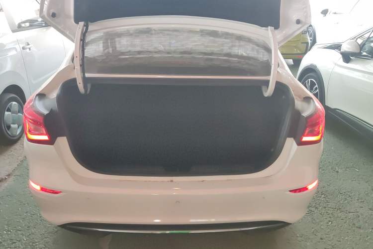 Used CHANGAN Eado New Energy 2019 EV460 Shared Version Trunk