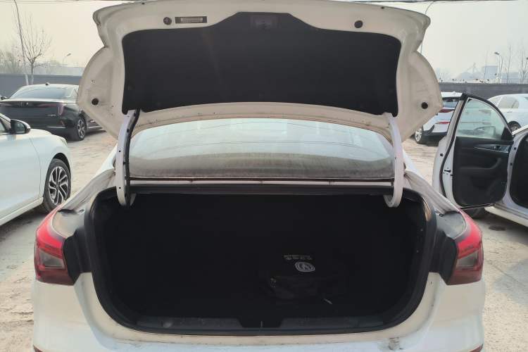 Used CHANGAN Eado New Energy 2019 EV460 Smart Edition Trunk