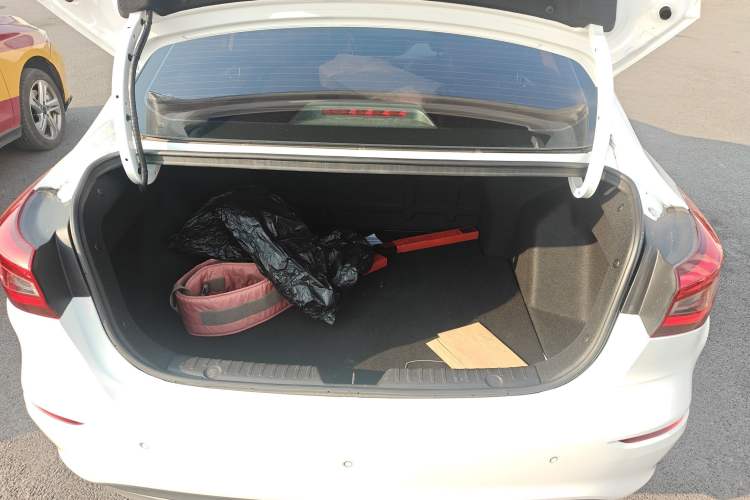 Used CHANGAN Eado New Energy 2019 EV460 Smart Edition Trunk