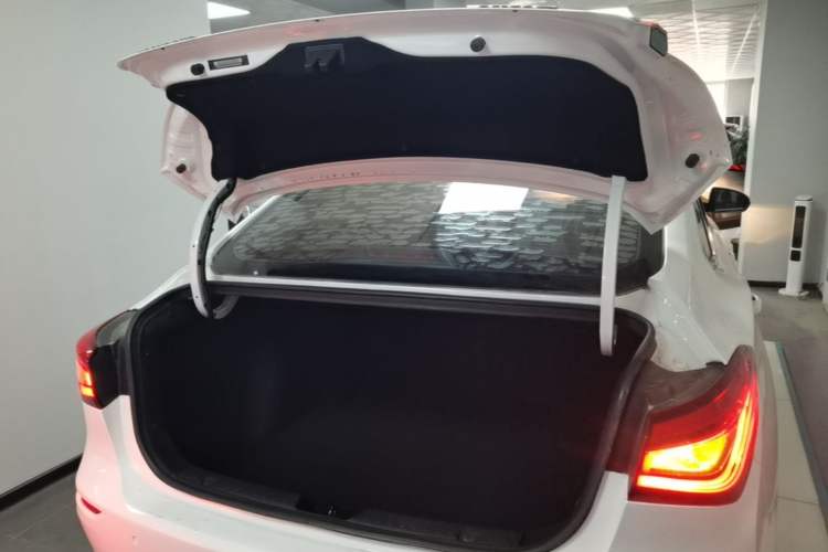 Used CHANGAN Eado New Energy 2019 EV460 Shared Version Trunk