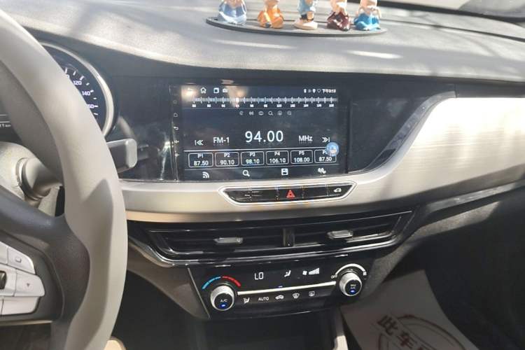 Used CHANGAN Eado New Energy 2022 EV460 Smart Ride-Hailing Edition – Lithium Iron Phosphate Audio And AC Panel