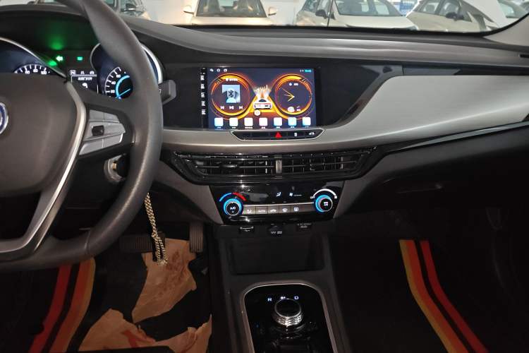 Used CHANGAN Eado New Energy 2022 EV460 Smart Ride-Hailing Edition – Lithium Iron Phosphate Audio And AC Panel