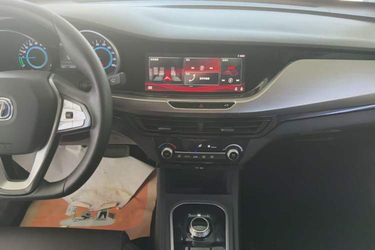 Used CHANGAN Eado New Energy 2022 EV460 Smart Ride-Hailing Edition – Lithium Iron Phosphate Audio And AC Panel