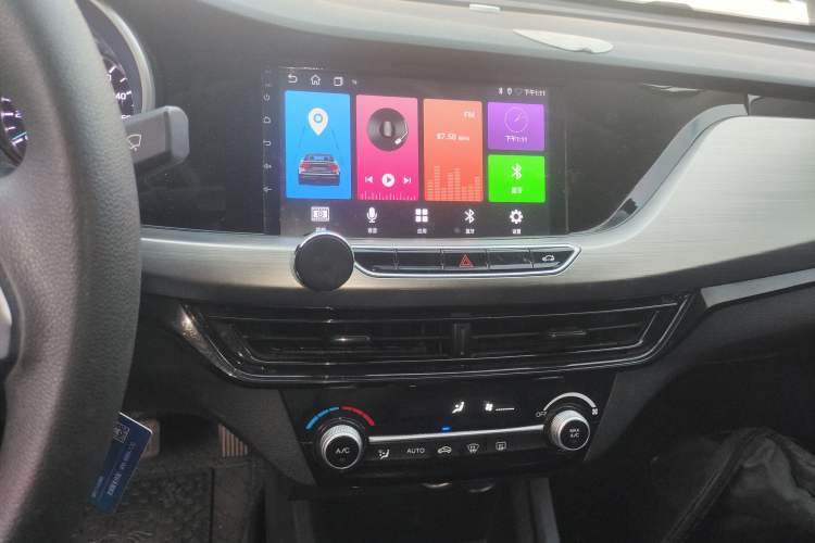 Used CHANGAN Eado New Energy 2022 EV460 Smart Ride-Hailing Edition – Lithium Iron Phosphate Audio And AC Panel