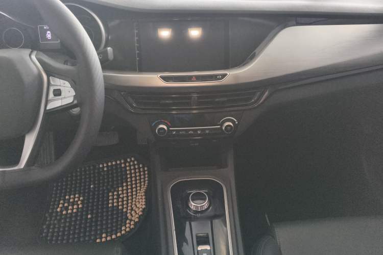 Used CHANGAN Eado New Energy 2022 EV460 Smart Ride-Hailing Edition – Lithium Iron Phosphate Audio And AC Panel