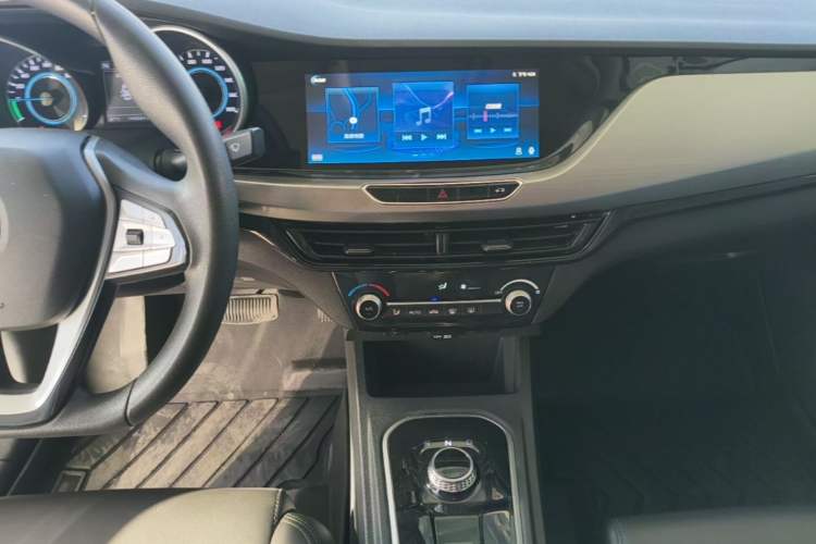Used CHANGAN Eado New Energy 2022 EV460 Smart Ride-Hailing Edition – Lithium Iron Phosphate Audio And AC Panel