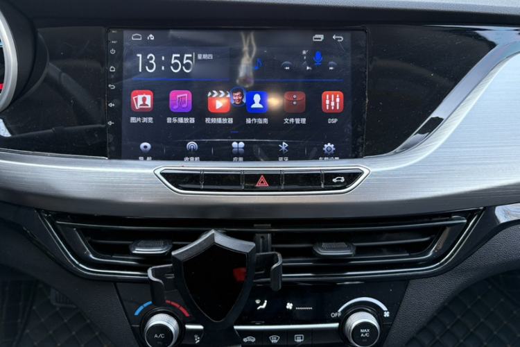 Used CHANGAN Eado New Energy 2022 EV460 Smart Ride-Hailing Edition – Lithium Iron Phosphate Audio And AC Panel