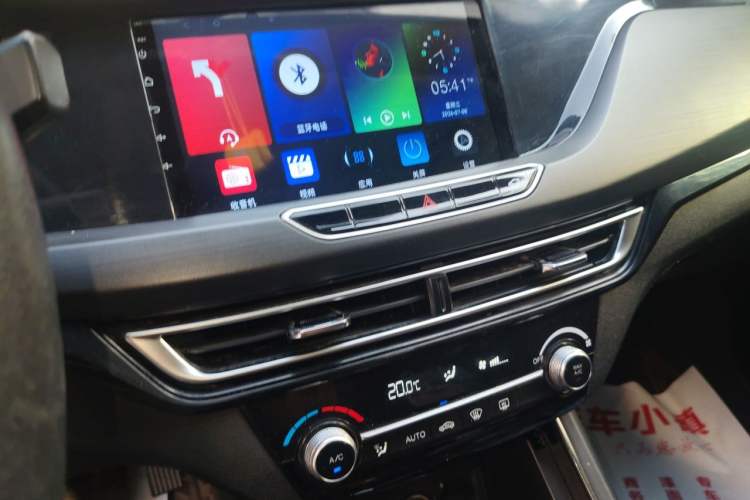 Used CHANGAN Eado New Energy 2022 EV460 Smart Ride-Hailing Edition – Lithium Iron Phosphate Audio And AC Panel