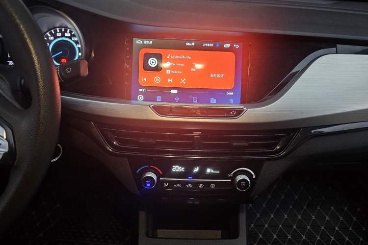 Used CHANGAN Eado New Energy 2022 EV460 Smart Ride-Hailing Edition – Lithium Iron Phosphate Audio And AC Panel