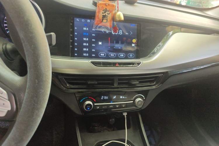 Used CHANGAN Eado New Energy 2022 Facelift EV460 Smart Online Ride-Hailing Version – Lithium Iron Phosphate Audio And AC Panel