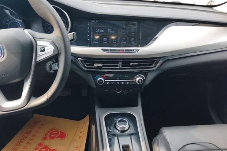 Used CHANGAN Eado New Energy 2022 EV460 Smart Ride-Hailing Edition – Lithium Iron Phosphate Audio And AC Panel