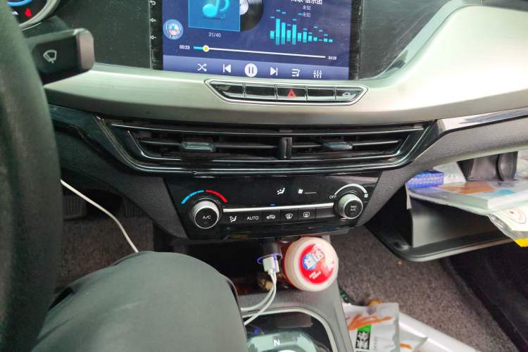Used CHANGAN Eado New Energy 2022 EV460 Smart Ride-Hailing Edition – Lithium Iron Phosphate Audio And AC Panel
