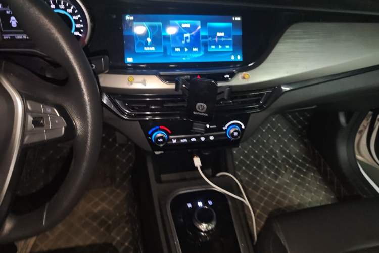 Used CHANGAN Eado New Energy 2022 EV460 Smart Ride-Hailing Edition – Lithium Iron Phosphate Audio And AC Panel