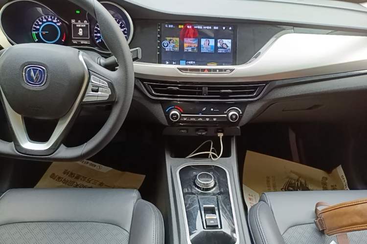 Used CHANGAN Eado New Energy 2022 EV460 Smart Ride-Hailing Edition – Lithium Iron Phosphate Audio And AC Panel