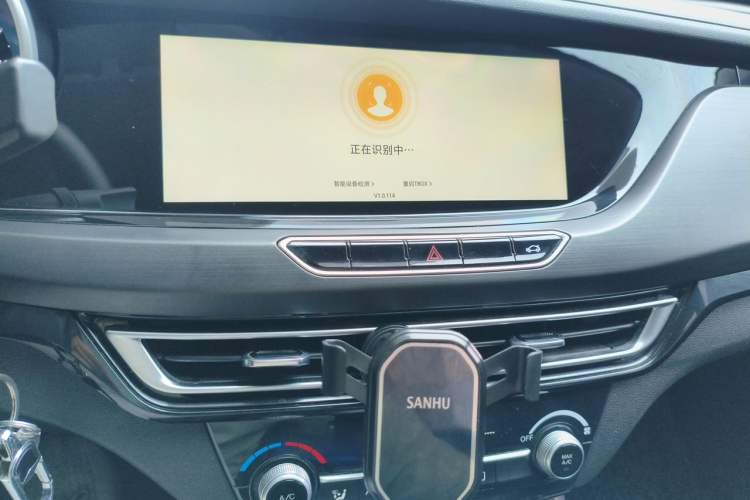 Used CHANGAN Eado New Energy 2022 EV460 Smart Ride-Hailing Edition – Lithium Iron Phosphate Audio And AC Panel