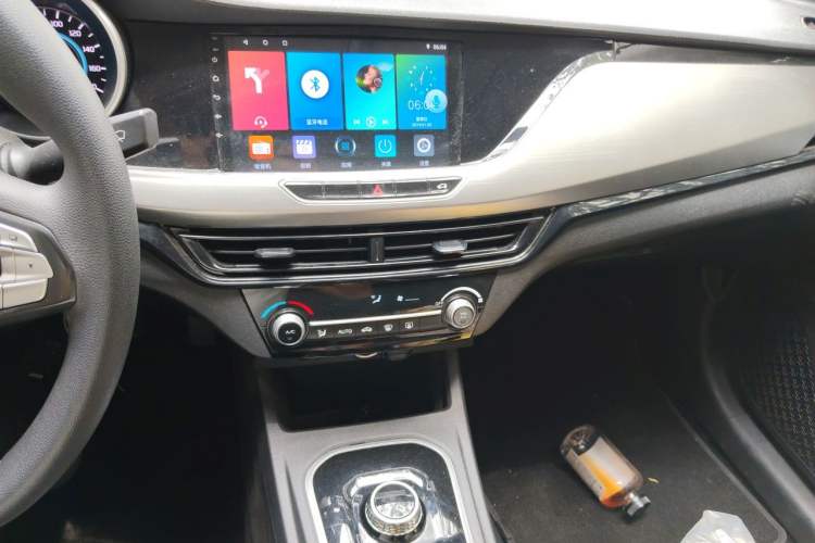 Used CHANGAN Eado New Energy 2022 EV460 Smart Ride-Hailing Edition – Lithium Iron Phosphate Audio And AC Panel