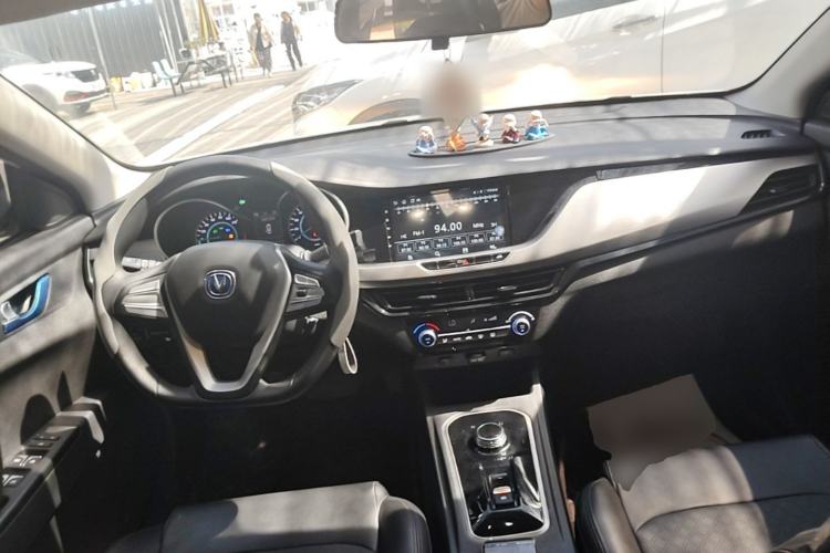 Used CHANGAN Eado New Energy 2022 EV460 Smart Ride-Hailing Edition – Lithium Iron Phosphate Center Console
