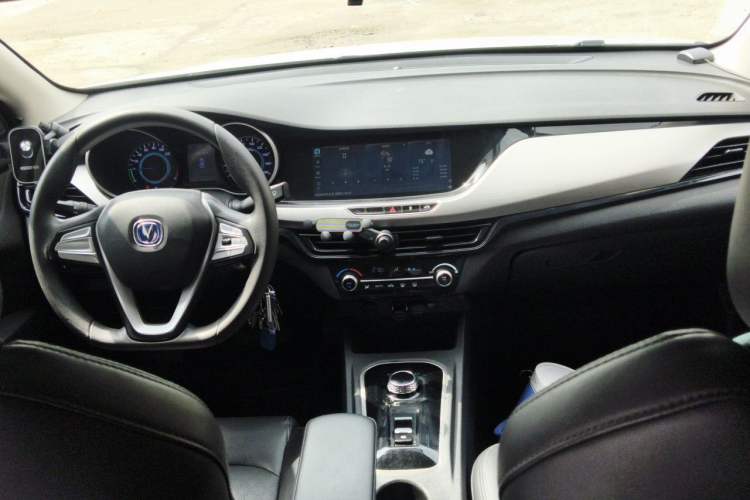 Used CHANGAN Eado New Energy 2022 EV460 Smart Ride-Hailing Edition – Lithium Iron Phosphate Center Console