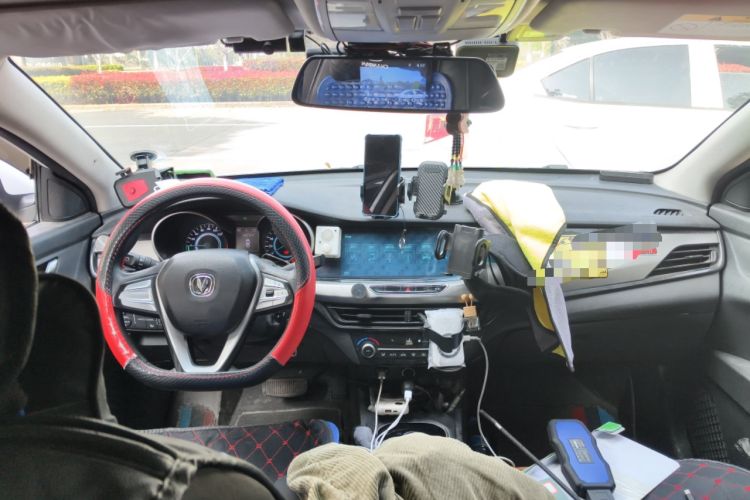 Used CHANGAN Eado New Energy 2022 EV460 Smart Ride-Hailing Edition – Lithium Iron Phosphate Center Console