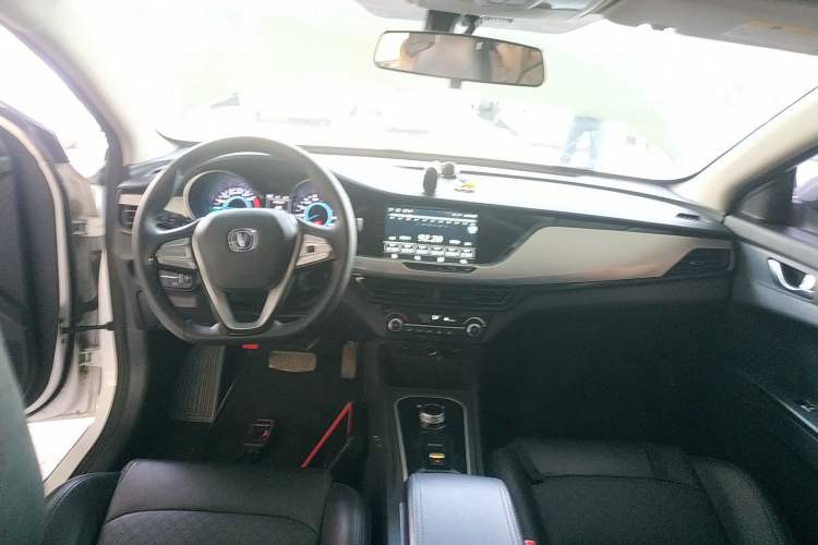 Used CHANGAN Eado New Energy 2022 EV460 Smart Ride-Hailing Edition – Lithium Iron Phosphate Center Console