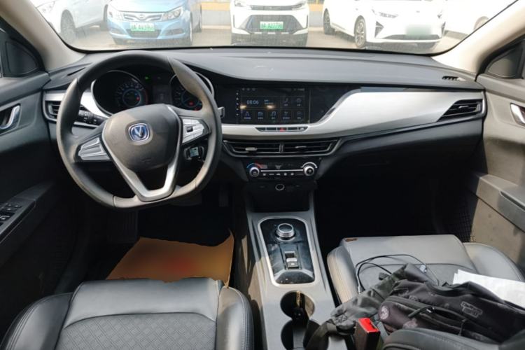 Used CHANGAN Eado New Energy 2022 EV460 Smart Ride-Hailing Edition – Lithium Iron Phosphate Center Console