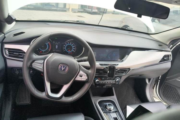 Used CHANGAN Eado New Energy 2022 EV460 Smart Ride-Hailing Edition – Lithium Iron Phosphate Center Console