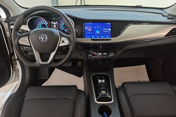 Used CHANGAN Eado New Energy 2022 EV460 Smart Ride-Hailing Edition – Lithium Iron Phosphate Center Console