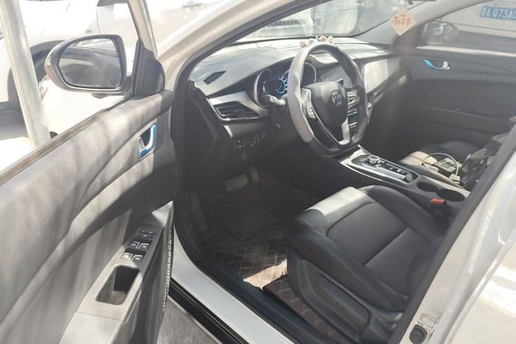 Used CHANGAN Eado New Energy 2022 EV460 Smart Ride-Hailing Edition – Lithium Iron Phosphate Driver Seat